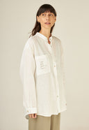 CAMISA ERIVANIA TEIA ORIDES CAMBRAIA DE LINHO BORDADO BOLSO