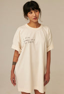 CAMISETA AMPLA CARAMBAIA ALGODÃO ORGÃNICO FRASES FLIP