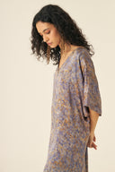 KAFTAN LISA SEDA IMPRESSÃO BOTANICA CLITORIA URUCUM CASCAS DE CEBOLA